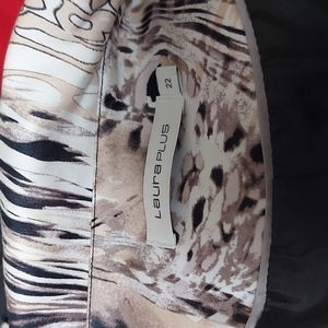 Laura Plus 3/4 length animal print blazer